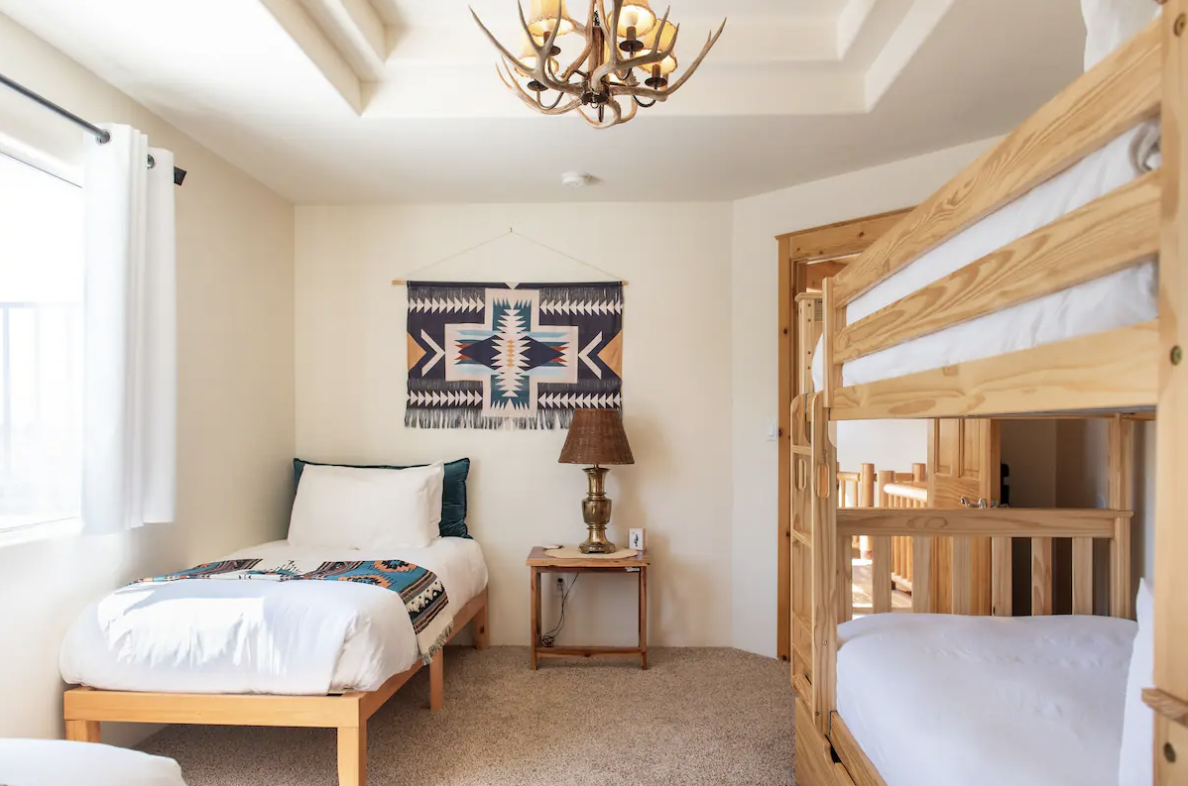 JOSHUA TREE GUEST ROOM 6 BUNK BED — RBL Retreats